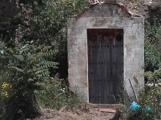 Local Comercial a Bureta. Se vende bodega equipada en bureta