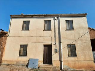 Casa a Matamala de Almazán. Vendo parcela, casa y nave en matamala de almazán