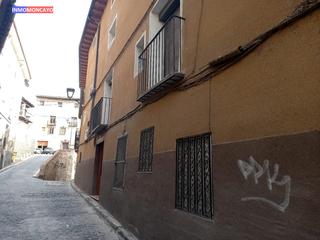 Pis a Tarazona. Se vende apartamento junto a palacio