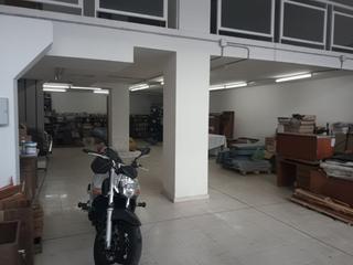 Local commercial à Calaverón - Pajaritos. Se vende amplio local cerca de la cámara de comercio