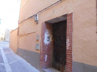 Pis a Tarazona. Vendo o cedo en usufructo pisos para reformar en tarazona