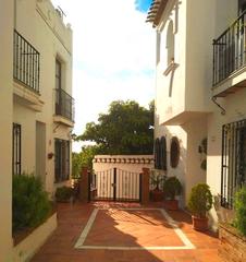 Casa adosada  Calle plaza. Casa adosada en el corazón del pueblo
