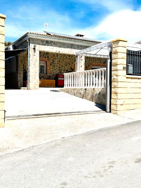 Foto dbfe8454-d0ac-44f5-a9f5-57f78db9a4ee. Chalet  independiente con piscina en Iznájar