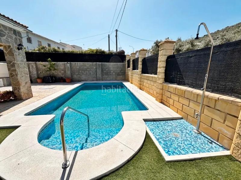 Foto fa88fa10-50c6-4c4c-8981-ea35b074f036. Chalet  independiente con piscina en Iznájar