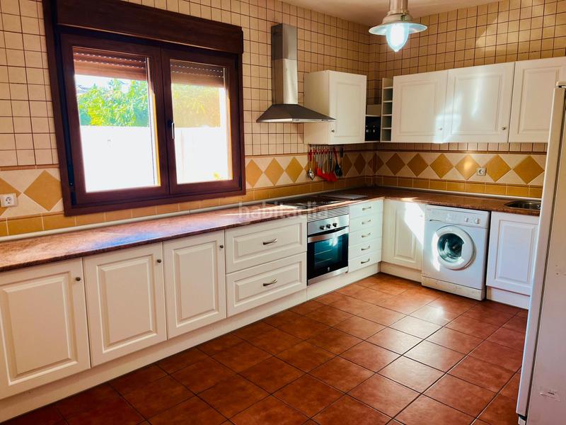 Foto f17d1213-15b8-4537-9f85-8ce71bdc93f7. Chalet con camino parcheggio in Fuentemora Antequera