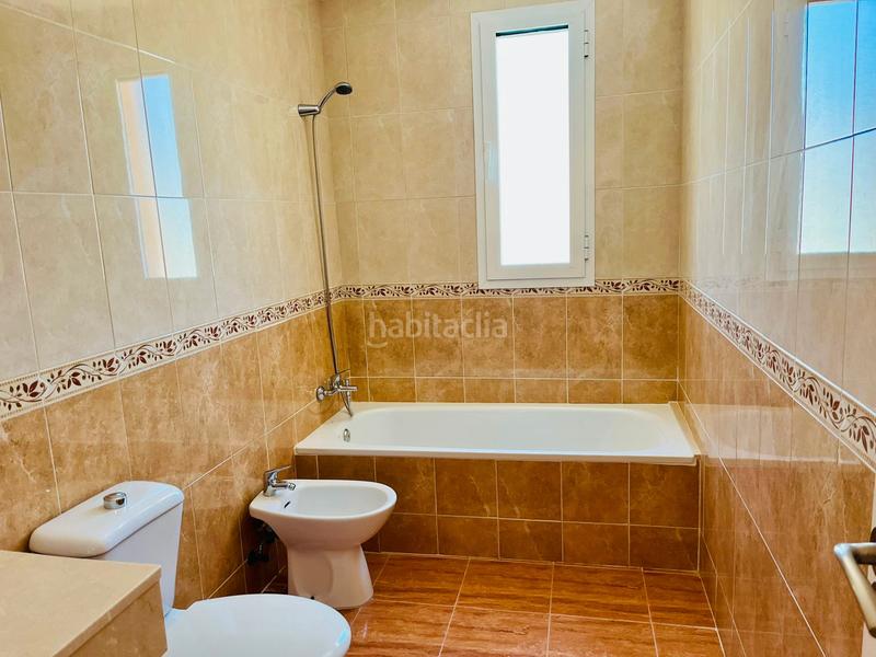 Foto f1a7fc1f-8e03-4f46-bfeb-40837c81475e. Duplex in calle la laguna 16 in Fuente de Piedra