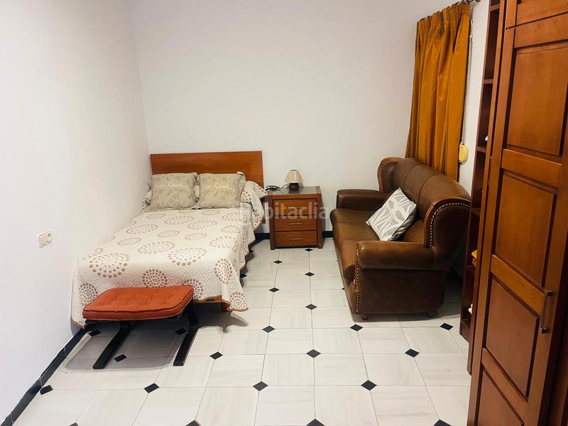 Foto 339d237c-a041-4703-8e06-08fc69540066. Casa adosada  con terraza solarium en Humilladero