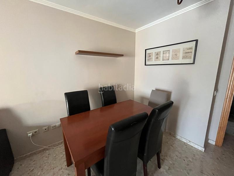 Foto 611030f8-cbea-4c98-a618-7da6ebf239c7. Zweistöckige wohnung mit heizung parking in Alameda