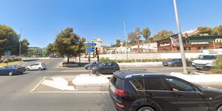 Local Comercial en Calle csar arbasia 51. Local idneo para negocio de trasteros