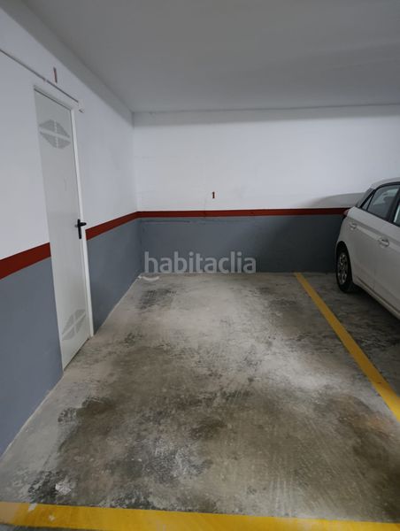 Foto 083c5baa-0a2d-41c4-bfc7-cc6bc42a4629. Aparcament cotxe a Benetússer