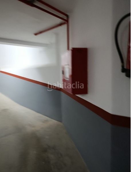 Foto 9bd9a72d-0ceb-4103-96d8-850b9f6d1981. Aparcament cotxe a Benetússer