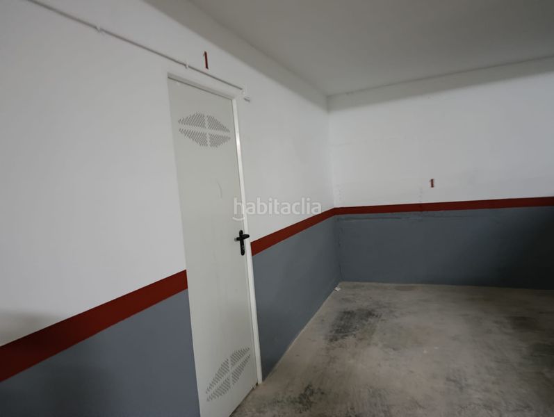 Foto e32a95d1-8873-4f7f-84f9-67f3f473416b. Aparcament cotxe a Benetússer