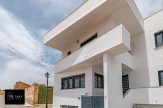 Maison jumelée à Los nogales 1. Casa a la venta, cuesta de los chinos, las gabias