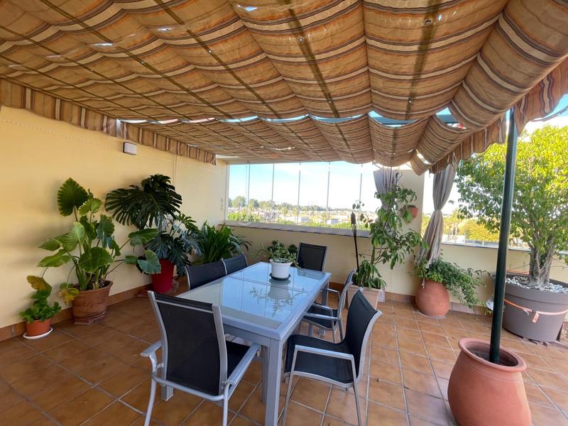 Foto 5aedb65e-08fd-457e-b284-3d106ddc8aa5. Attique avec chauffage parking piscine dans Condequinto Montequinto
