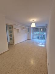 Pis  Calle de julio césar. Espectacular piso en venta en balcón de sevilla, camas