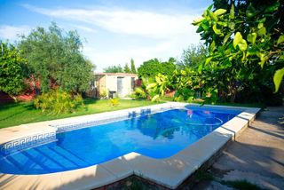 Chalet in Pilas. Chalet independiente en pilas