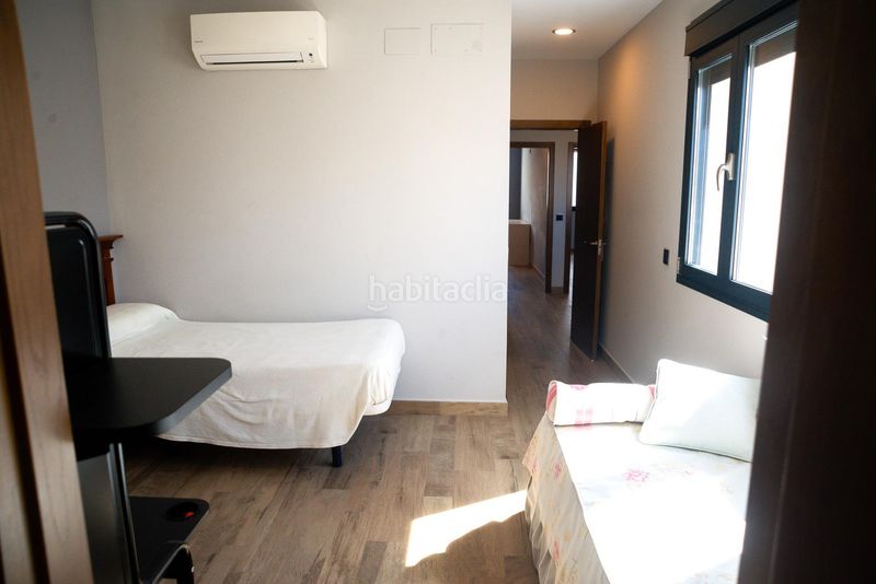 Foto 0a116b54-f848-47d1-90eb-79c94b40e5f3. Casa adossada amb aparcament a Centro - Barriada Mallorca Camas