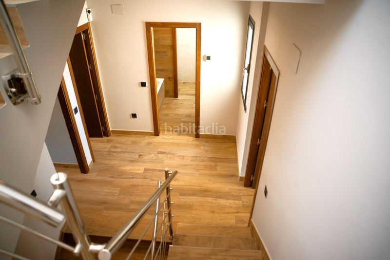 Foto 0e2834d0-eb46-4a9b-9936-00d95cc3f44e. Casa adossada amb aparcament a Centro - Barriada Mallorca Camas
