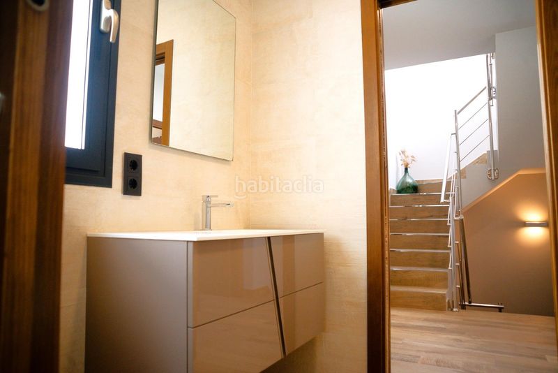Foto c341556a-67d0-4a02-8e54-af3afb8a8d12. Casa adossada amb aparcament a Centro - Barriada Mallorca Camas