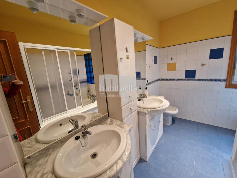 Foto c49349e4-c8b7-46ea-98a7-86152ad5f1f3. Chalet en Redondela