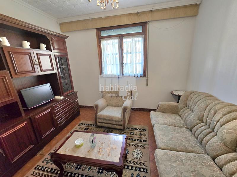 Foto 1291e647-a302-4b95-b274-466c3de12ceb. Casa adossada amb calefacció aparcament a Redondela