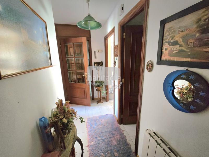 Foto 7494a38d-d539-4ef8-b693-2ae3f8727a72. Casa adossada amb calefacció aparcament a Redondela