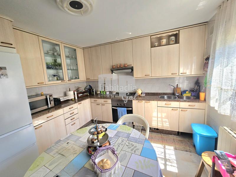 Foto ccb12913-e29e-48c0-a208-dddfca9d4b4a. Casa adossada amb calefacció aparcament a Redondela