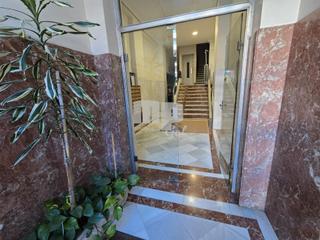 Apartament  Ra do pracer. Bajo con garaje en el centro de vigo  ideal para vivienda, dobl