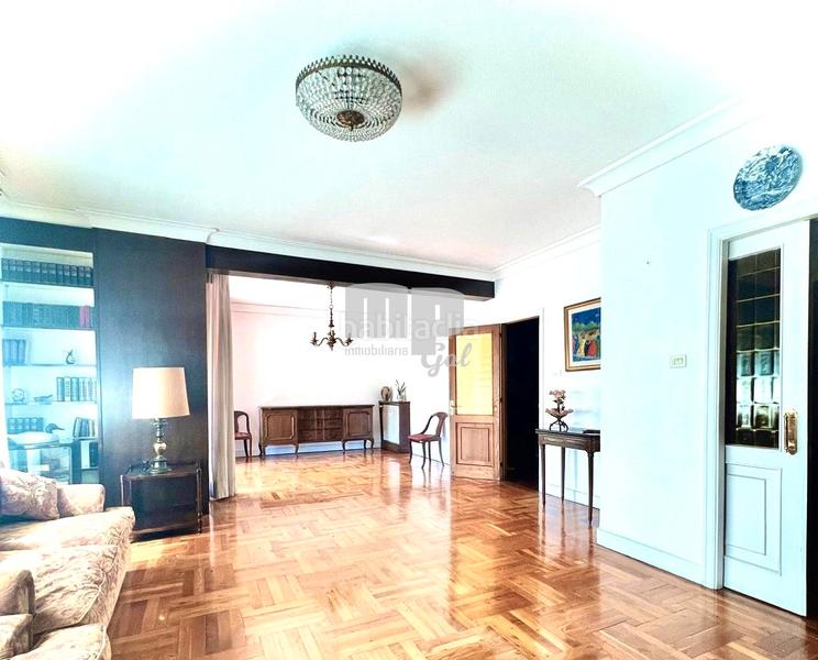 Foto cf93d3b7-c68e-4d87-bdf2-41872fd6a7a8. Piso en Centro - Areal Vigo