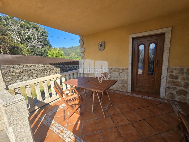Foto 0d029b26-e33c-4abd-b3f3-f85561628424. Chalet en camiño pazo de soutoxuste 21 casa con vistas al mar y acceso a calas en Redondela