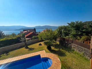 Xalet  Camiño pazo de soutoxuste 21. Casa con vistas al mar y acceso a calas en redondela