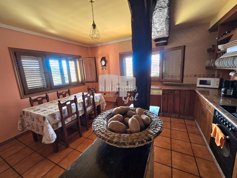 Foto 4ca4c7f6-8d4b-4590-8e08-d1ffe780f87c. Chalet en camiño pazo de soutoxuste 21 casa con vistas al mar y acceso a calas en Redondela
