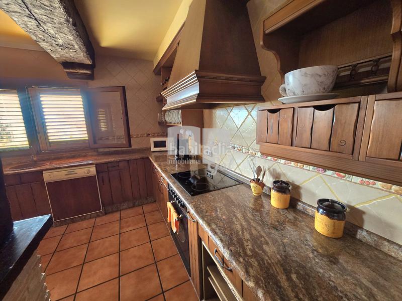 Foto a08f3587-c444-4788-b09c-0d4f51706073. Chalet en camiño pazo de soutoxuste 21 casa con vistas al mar y acceso a calas en Redondela