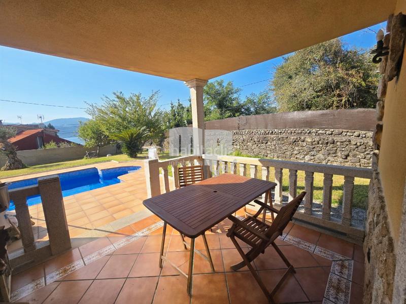 Foto a563643a-627d-4a6c-8ca0-1c95a1762841. Chalet en camiño pazo de soutoxuste 21 casa con vistas al mar y acceso a calas en Redondela