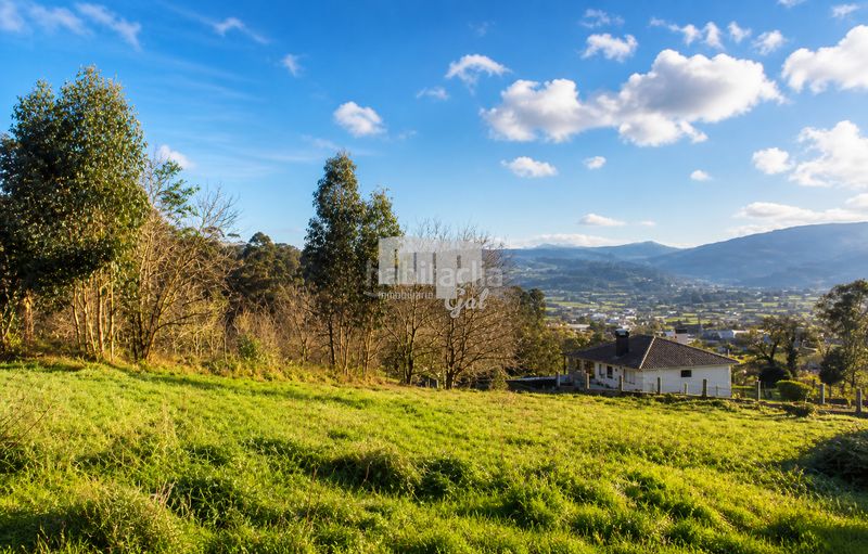 Foto a1ee246f-ce6f-4e89-9a67-ae1d0f05c008. Terreny residencial a Bembrive Vigo