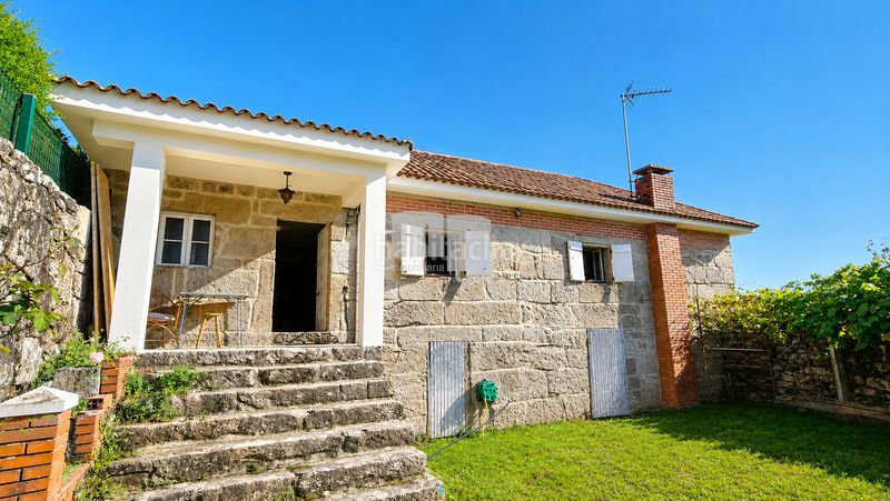Foto d3fa3d70-ef38-4f4c-92b1-7bcc17e49e47. Masia amb aparcament a Pazos de Borbén