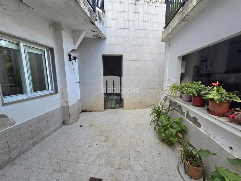 Foto 4df8e7b8-e148-4e84-be06-fe594135e509. Semi detached house with fireplace heating parking in Vigo