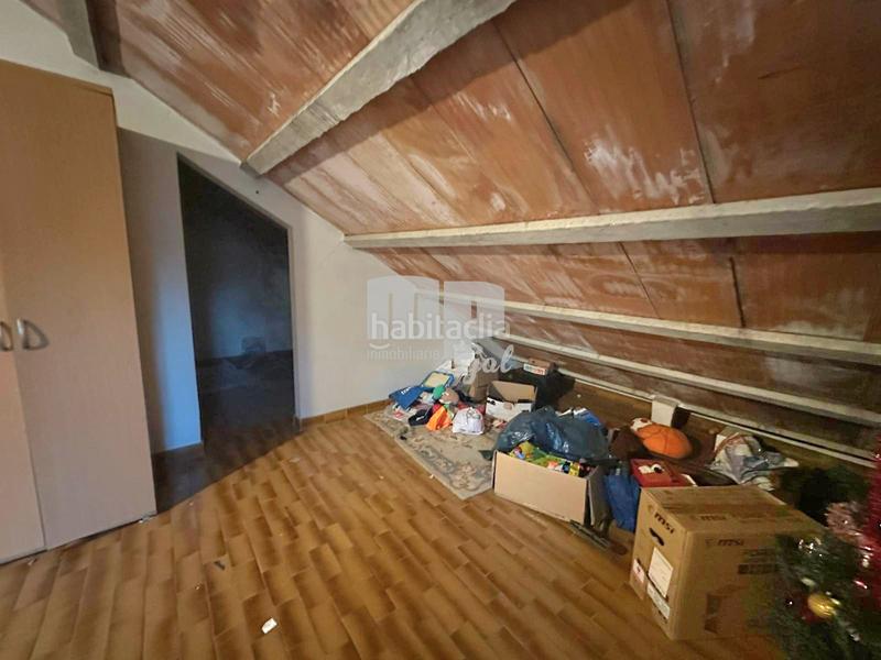 Foto df67a8e3-c591-4825-9047-3c13884c2d79. Semi detached house with fireplace heating parking in Vigo