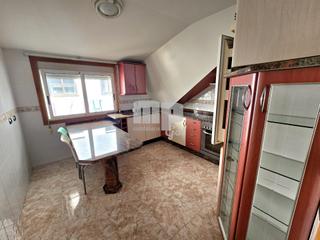 Zweistöckige Wohnung in Rúa Segovia 16