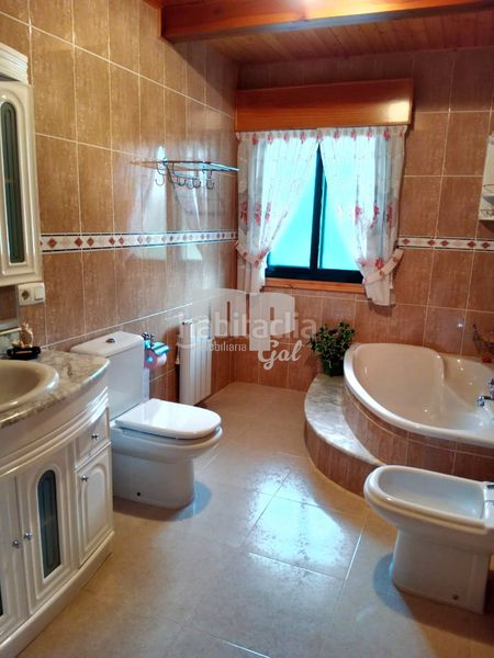 Foto 8f776308-c18d-44d3-9b4d-8e0a2e6087d8. Chalet en Redondela
