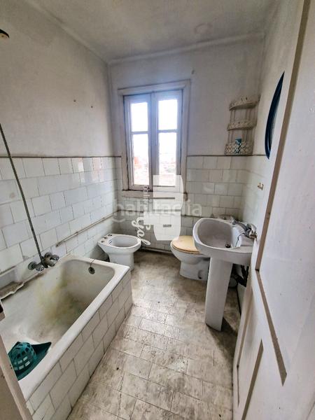 Foto 620ef0e2-86ca-4fc7-8966-1ca47db5c925. Edificio en Teis Vigo