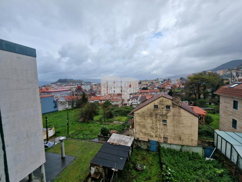 Foto 79561985-ff7a-4d78-9390-fc7d3b0446c7. Edificio en Teis Vigo