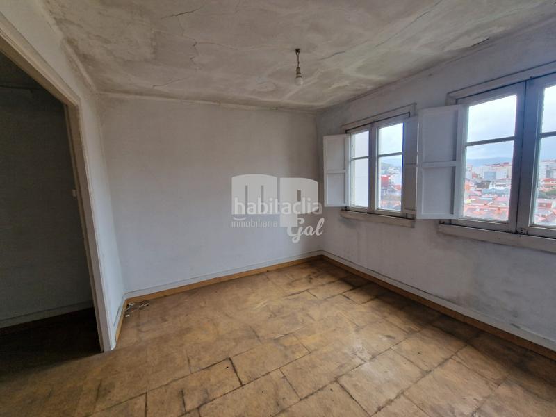 Foto f5005210-e4c2-4753-80a5-f69d8b336bef. Edificio en Teis Vigo