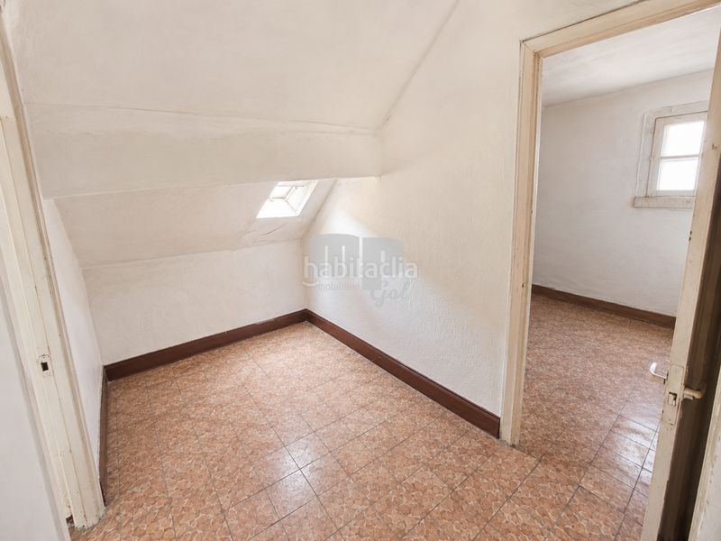 Foto 8cdbbb79-5781-4d18-8d3d-157295b2fad8. Edifici a Teis Vigo
