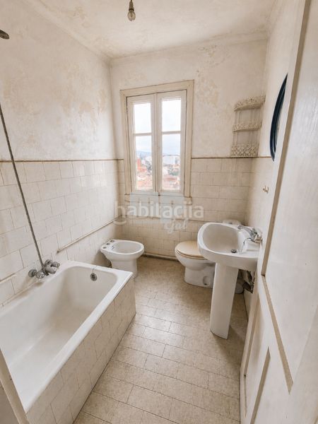 Foto d4d544ca-301b-4f56-8811-3c4ceb6034c1. Edifici a Teis Vigo