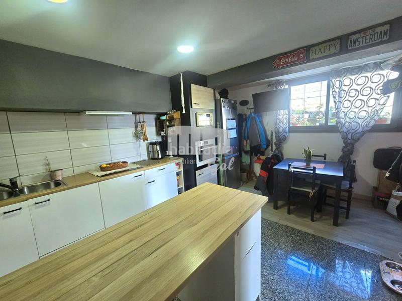 Foto 9f6db56e-f3ba-4364-bef8-d37abc70dd5c. Chalet en Lavadores Vigo