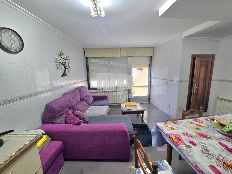 Foto 0bcf8f20-530c-4adb-9d9c-521c6f1190f7. Casa adossada amb calefacció aparcament a Redondela