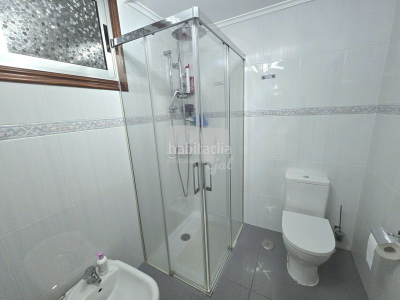 Foto 440636b0-75a4-413d-a43a-88bcff98b6aa. Casa adossada amb calefacció aparcament a Redondela