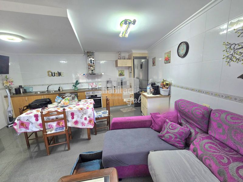 Foto 8dde7cfd-3b5a-4306-af24-627c84a76ed8. Casa adossada amb calefacció aparcament a Redondela