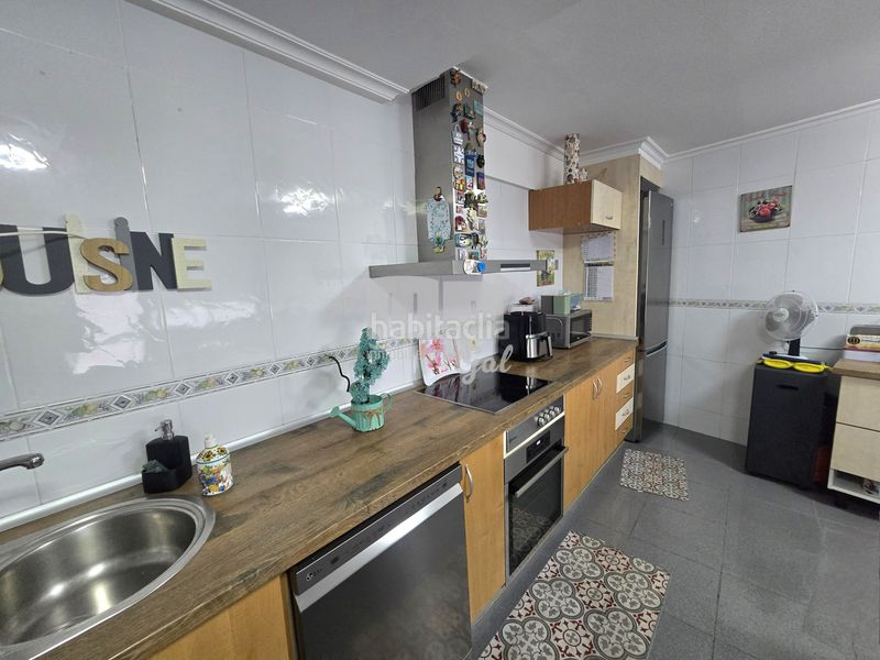 Foto f10224ec-4d89-4825-9f43-68ad195a02f3. Casa adossada amb calefacció aparcament a Redondela